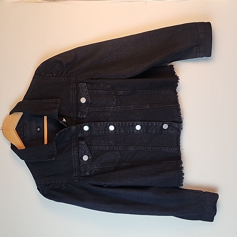 Blank nyc Black Raw Edged Cropped Denim Jacket Large